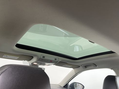 Certified 2023 Volkswagen Jetta SE image 16