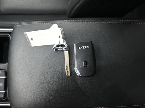 Used 2022 Kia Sorento SX image 18