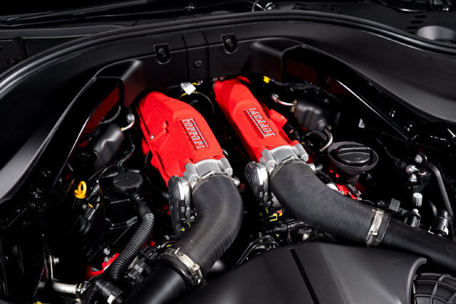 Certified 2025 Ferrari Roma Spider RWD image 15
