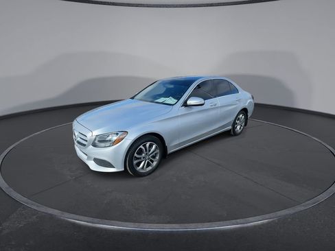 Used 2015 Mercedes-Benz C 300 4MATIC Sedan image 4