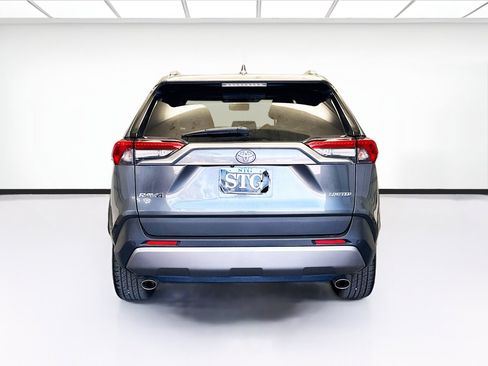 Used 2019 Toyota RAV4 Limited image 5