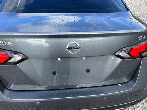 Used 2021 Nissan Versa SV image 8