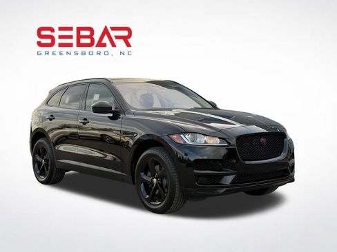 Used 2018 Jaguar F-PACE Premium image 3
