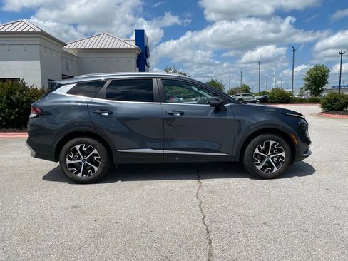 Used 2024 Kia Sportage EX AWD/4WD image 8