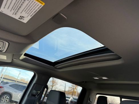 New 2026 GMC Sierra 1500 SLT w/ SLT Premium Package image 19