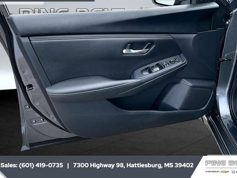 Used 2024 Nissan Sentra SV FWD image 17