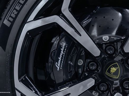 New 2025 Lamborghini Urus SE image 20