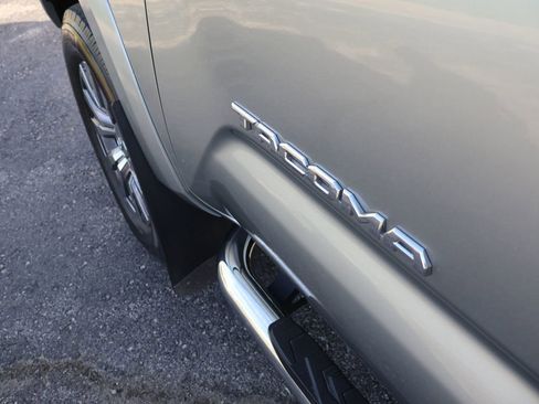 Used 2023 Toyota Tacoma Limited AWD/4WD image 21