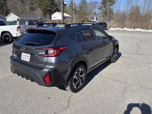 Used 2024 Subaru Crosstrek 2.0i Premium image 11