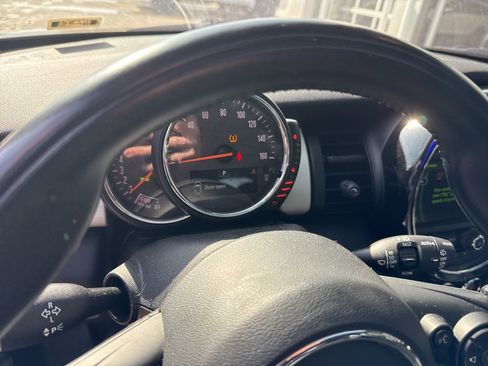 Used 2016 MINI Cooper 4-Door Hardtop image 11