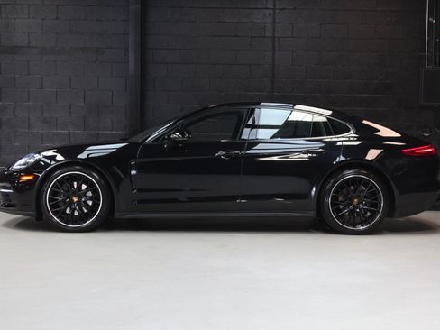 Used 2018 Porsche Panamera 4 AWD/4WD image 3