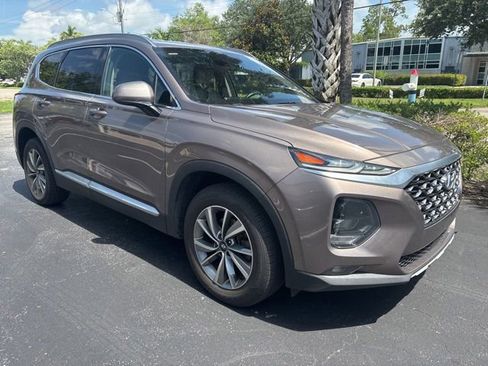 Used 2019 Hyundai Santa Fe SEL FWD image 2