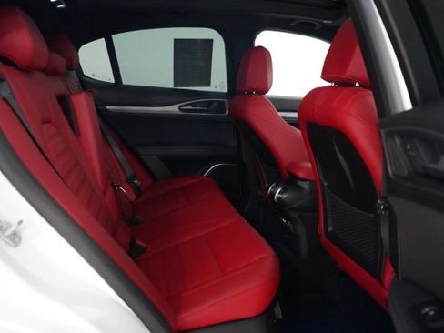 Used 2023 Alfa Romeo Stelvio Veloce image 34