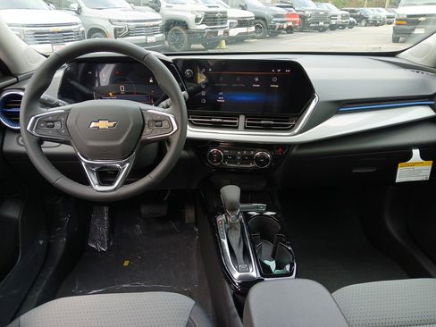 New 2026 Chevrolet Trax LT w/ Driver Confidence Package image 7
