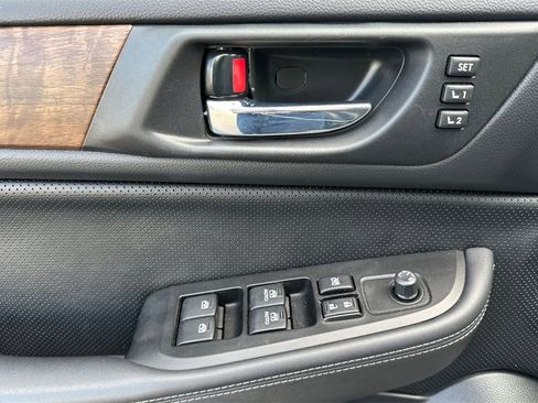 Used 2015 Subaru Outback 3.6R Limited image 11