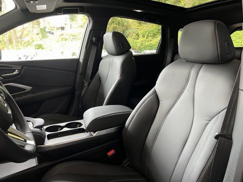 New 2026 Acura RDX SH-AWD image 13