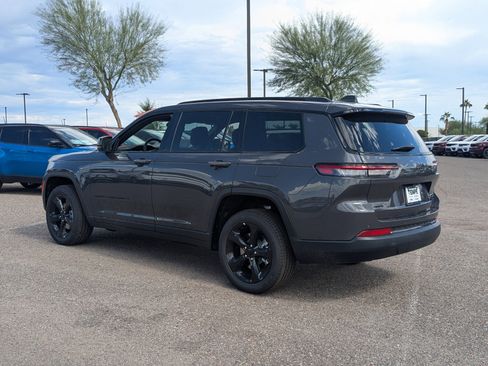 New 2025 Jeep Grand Cherokee L Limited w/ Black Appearance Package AWD/4WD image 3