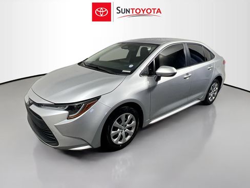Used 2023 Toyota Corolla LE FWD image 9
