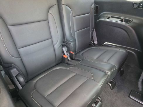 Used 2019 GMC Acadia SLT image 30