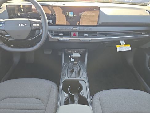 New 2025 Kia K4 EX image 16