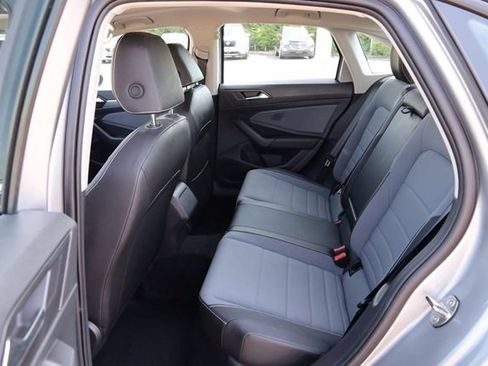 Used 2025 Volkswagen Jetta SE w/ Sunroof Package FWD image 10