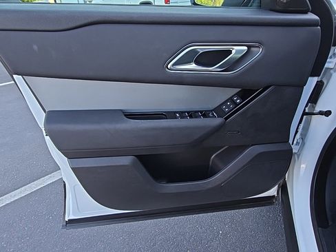 Used 2024 Land Rover Range Rover Velar S image 22