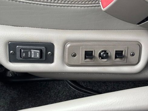 Used 2019 GMC Savana 2500 RWD image 37