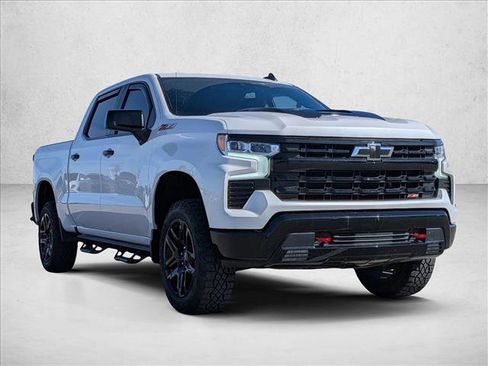 Used 2023 Chevrolet Silverado 1500 LT Trail Boss w/ Convenience Package II image 3