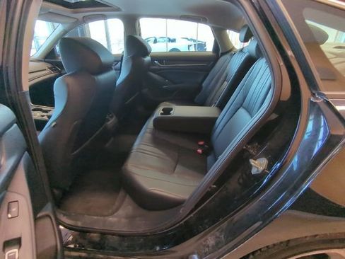 Used 2018 Honda Accord Touring image 5