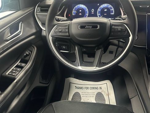 New 2025 Jeep Grand Cherokee L Altitude AWD/4WD image 14