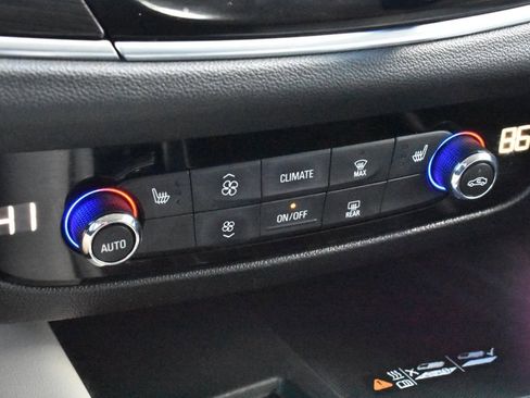 Certified 2022 Buick Enclave Essence w/ Sport Touring Edition image 19