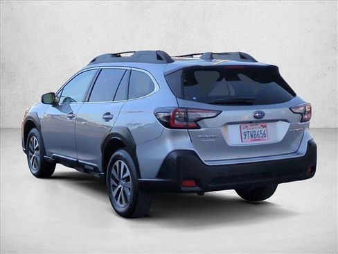 Certified 2025 Subaru Outback Premium image 8