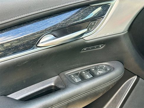 Used 2023 Cadillac XT5 Premium Luxury image 18