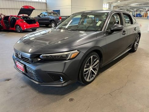 Used 2023 Honda Civic Touring image 7