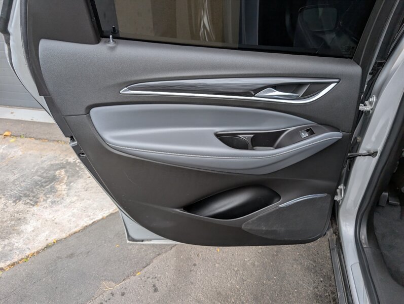 Used 2022 Buick Enclave Premium AWD/4WD image 25