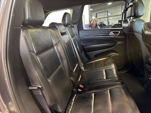 Used 2019 Jeep Grand Cherokee Limited w/ Luxury Group II AWD/4WD image 29