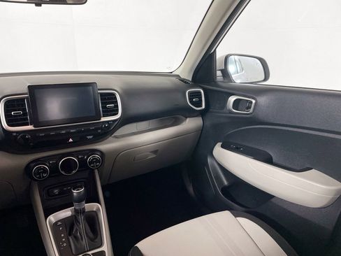 Used 2023 Hyundai Venue SEL image 26