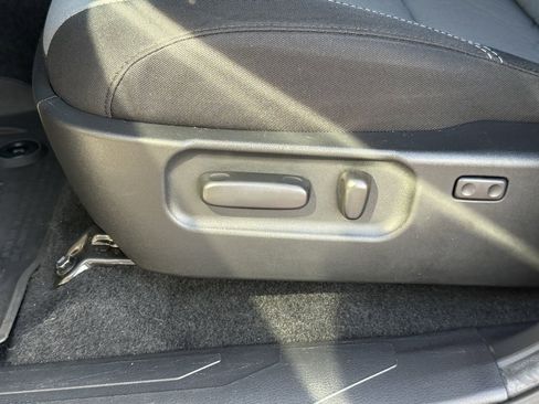 Used 2022 Toyota Tacoma TRD Off-Road image 14