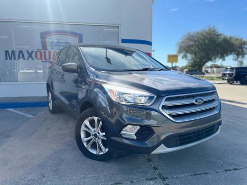 Used 2019 Ford Escape SE FWD image 16