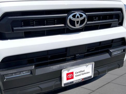 Used 2025 Toyota 4Runner SR5 AWD/4WD image 29