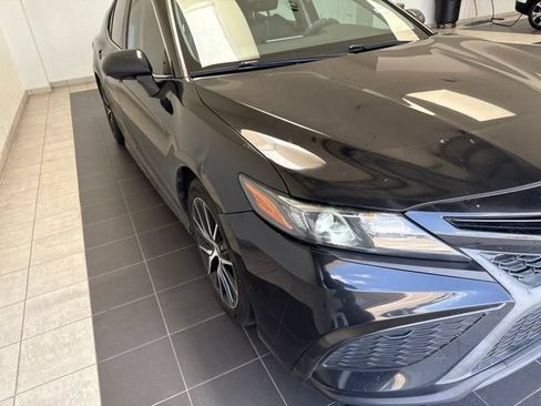 Used 2021 Toyota Camry SE FWD image 5
