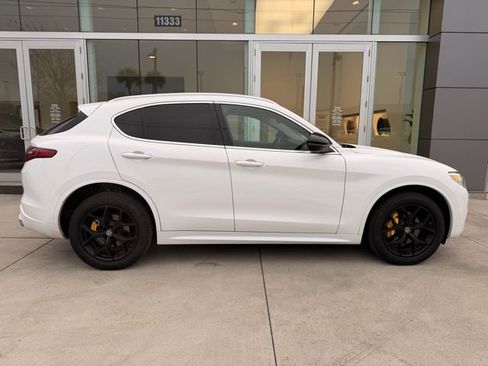 Used 2020 Alfa Romeo Stelvio Ti w/ Active Blind Spot Package image 17