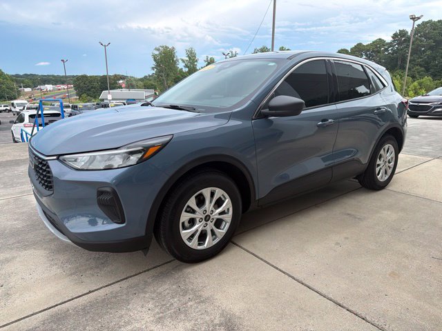 Used 2024 Ford Escape Active w/ Cold Weather Package FWD image 3