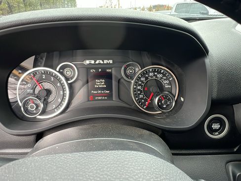 Used 2024 RAM 2500 Big Horn w/ Bed Utility Group image 29