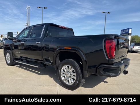 Used 2023 GMC Sierra 3500 Denali w/ Technology Package image 16