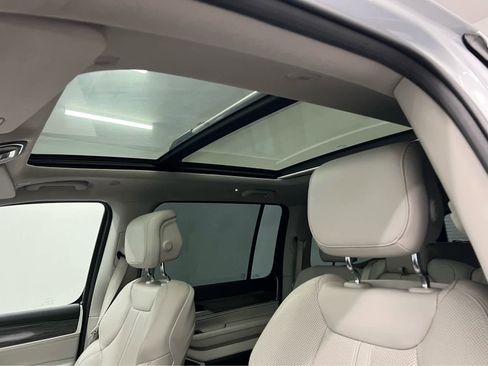 Used 2022 Jeep Wagoneer Series II w/ Premium Group I image 12