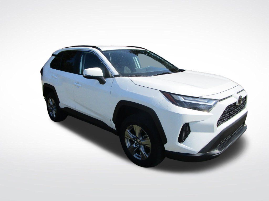Used 2025 Toyota RAV4 XLE FWD image 6