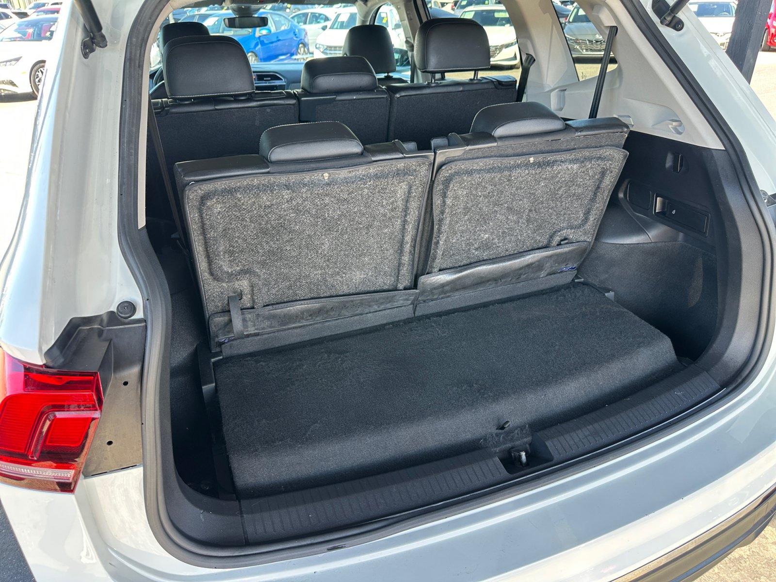 Used 2023 Volkswagen Tiguan SE FWD image 25