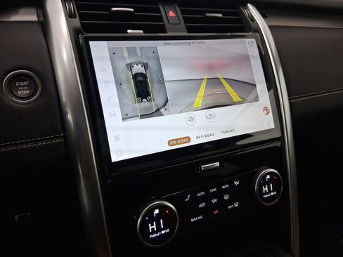 New 2026 Land Rover Discovery Limited Edition image 25