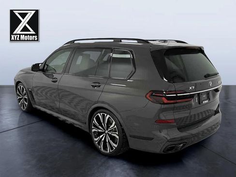 Used 2023 BMW X7 M60i image 6
